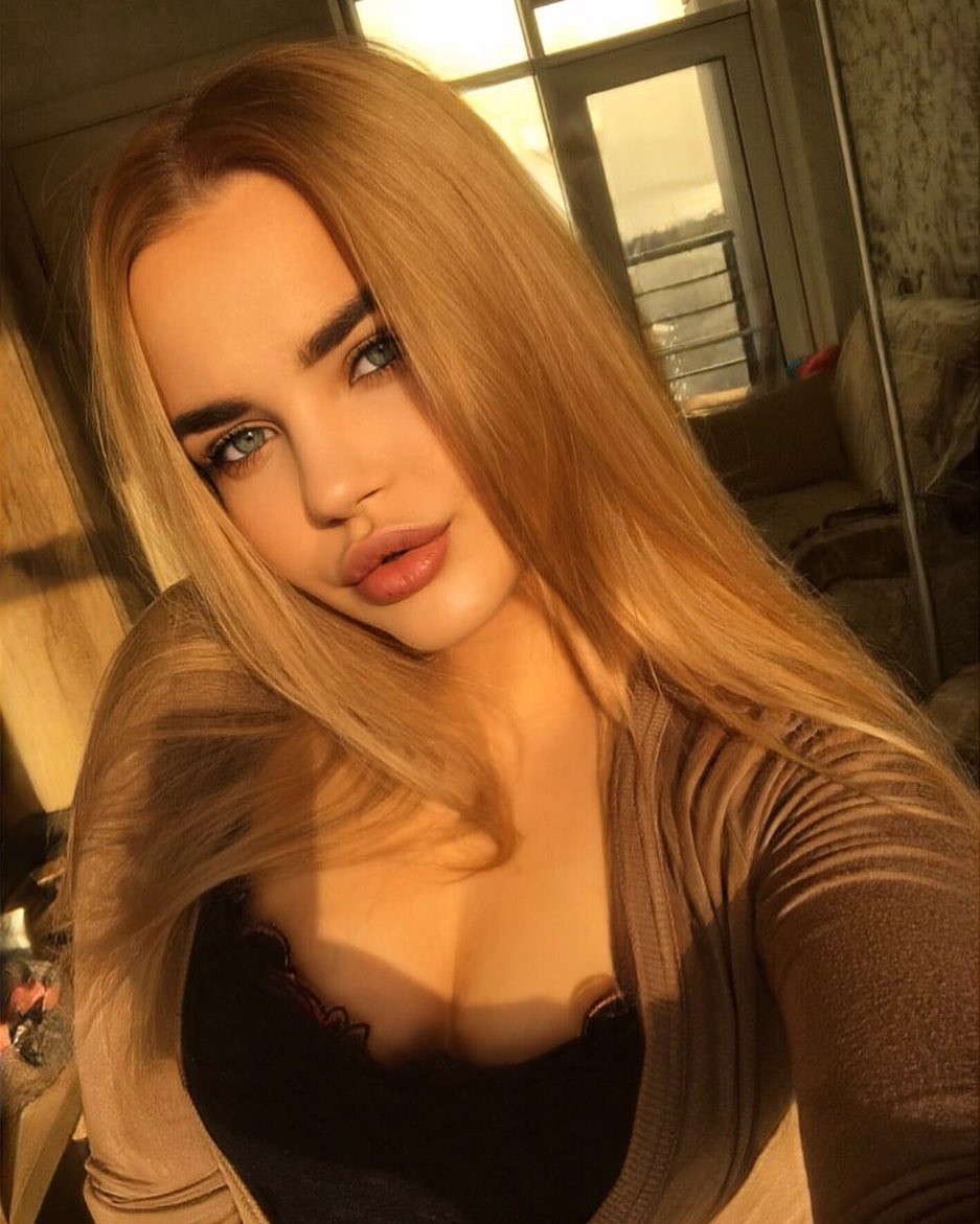 Grace25Sexy1 Female,Bisexual,English,Green,Japanese