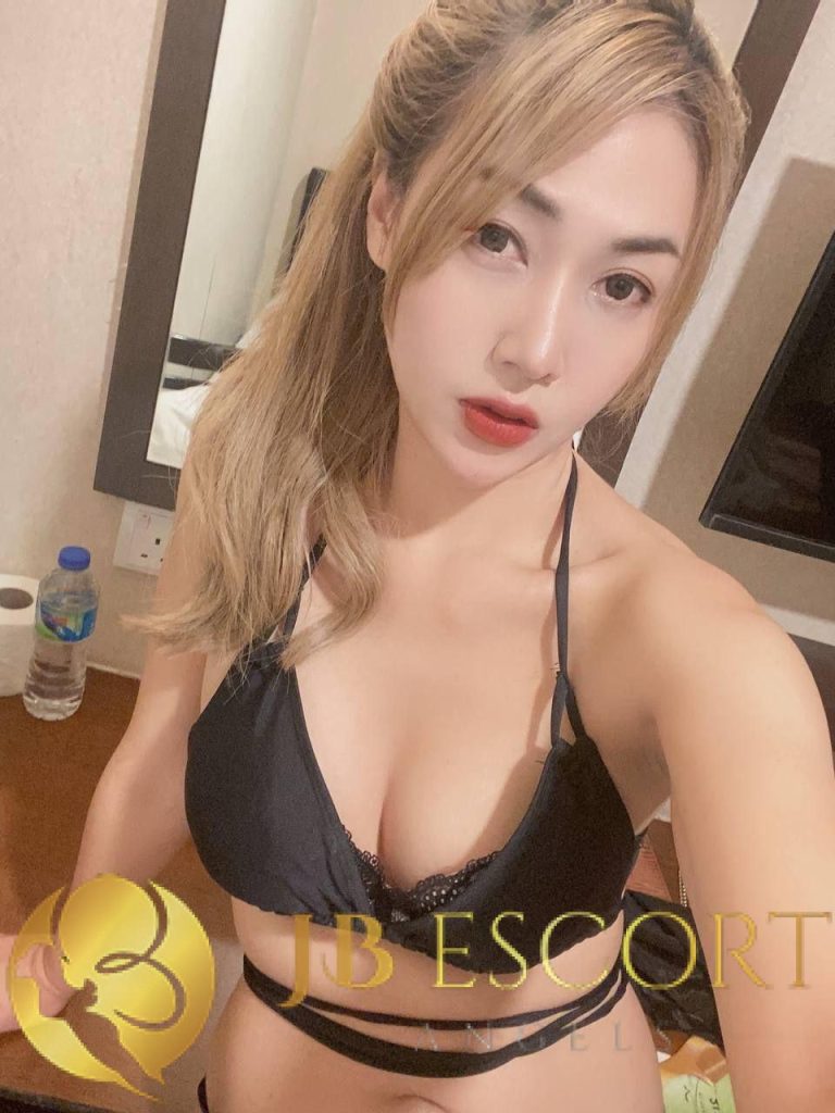 Hani cute private escort canberra